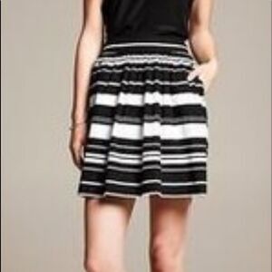 BANANA REPUBLIC Multi Stripes Pleaded Skirt.Size 6